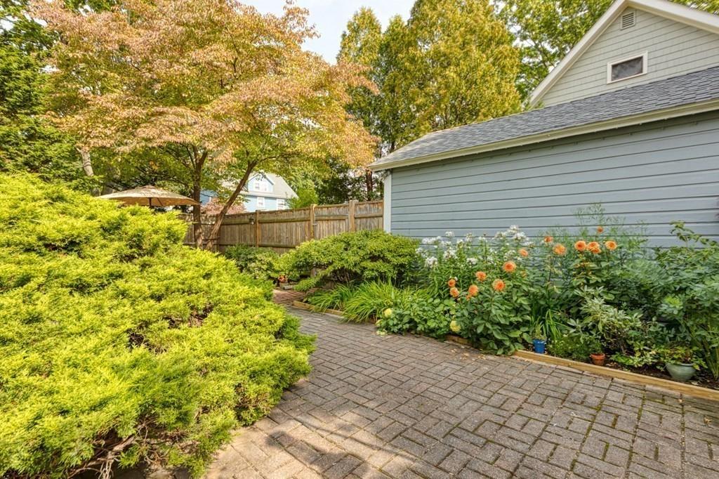 30 Homestead Road Marblehead, MA 01945 - Photo 3 of 35 a backyard of a house with lots of green space