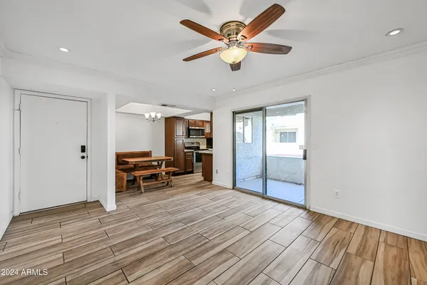 a view of a livingroom with a workspace