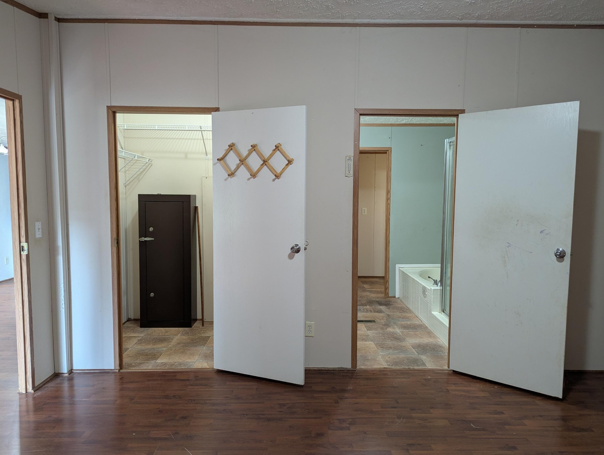 313 Burton Road Sweetwater, TN 37874 - Photo 14 of 38 a view of a hallway with wooden floor