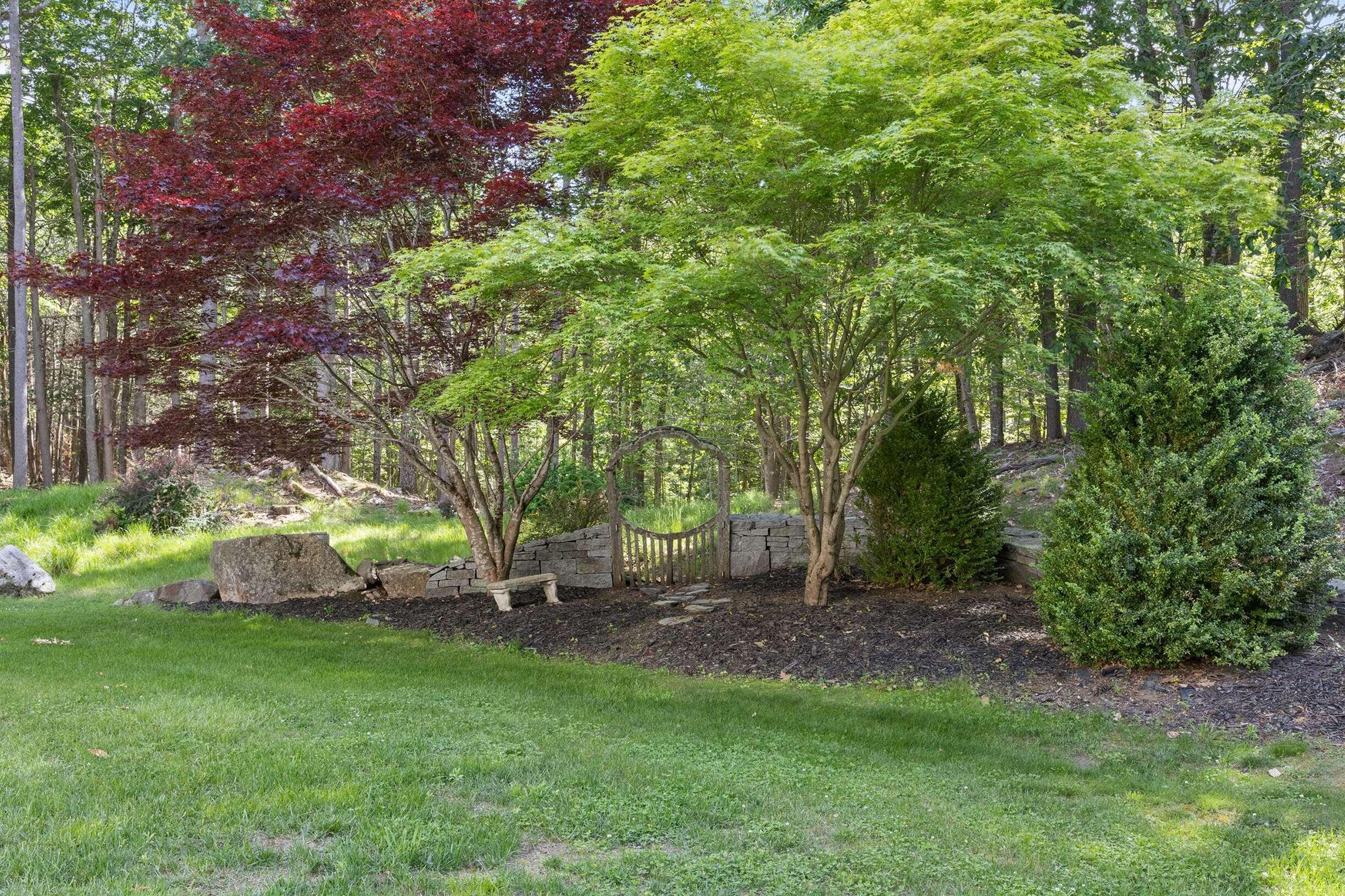 21 North Village Road York, ME 03902 - Photo 28 of 35 Backyard