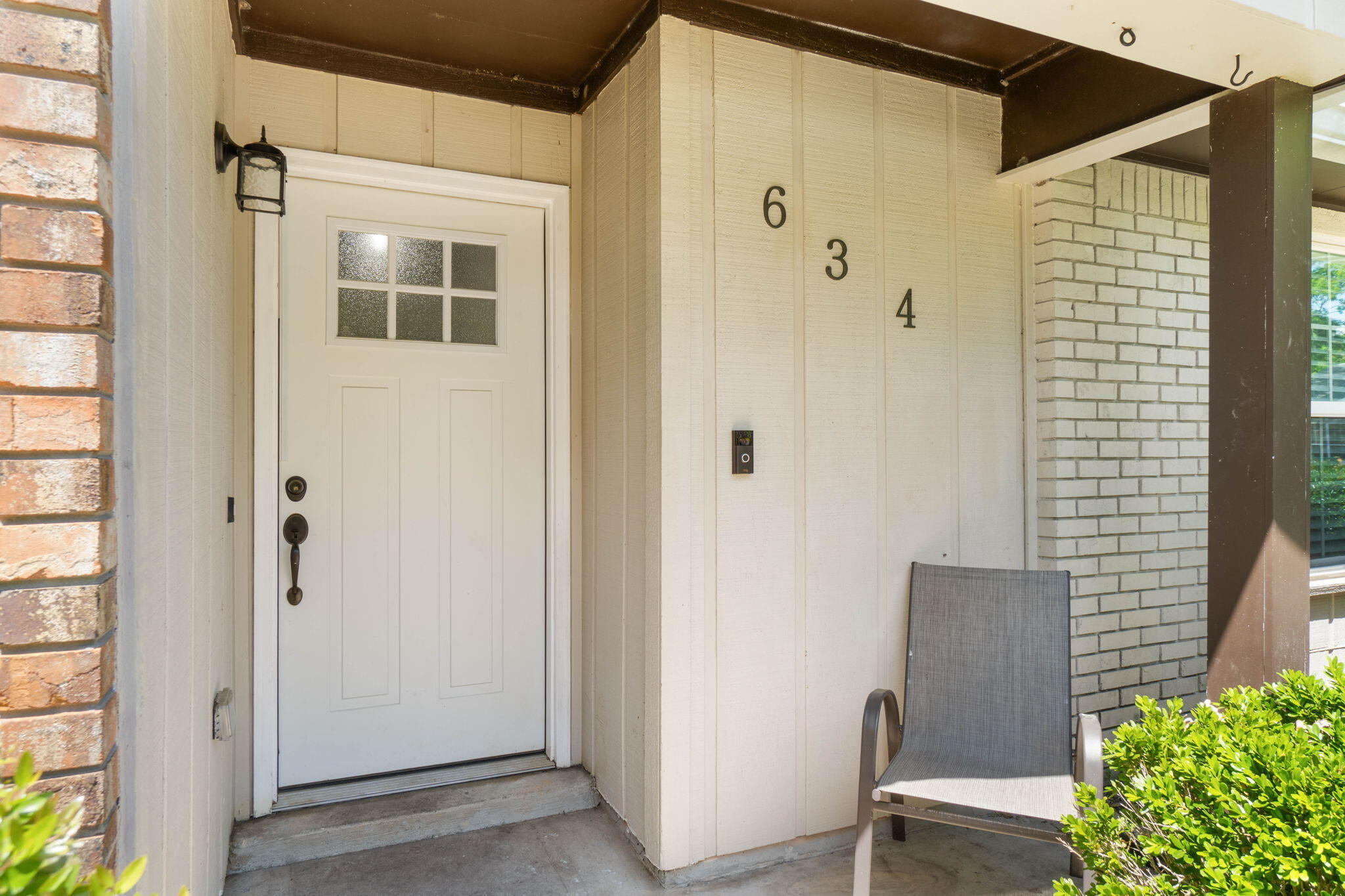 634 Lloyd Street Fort Walton Beach, FL 32547 - Photo 3 of 27 a view of a door and chair