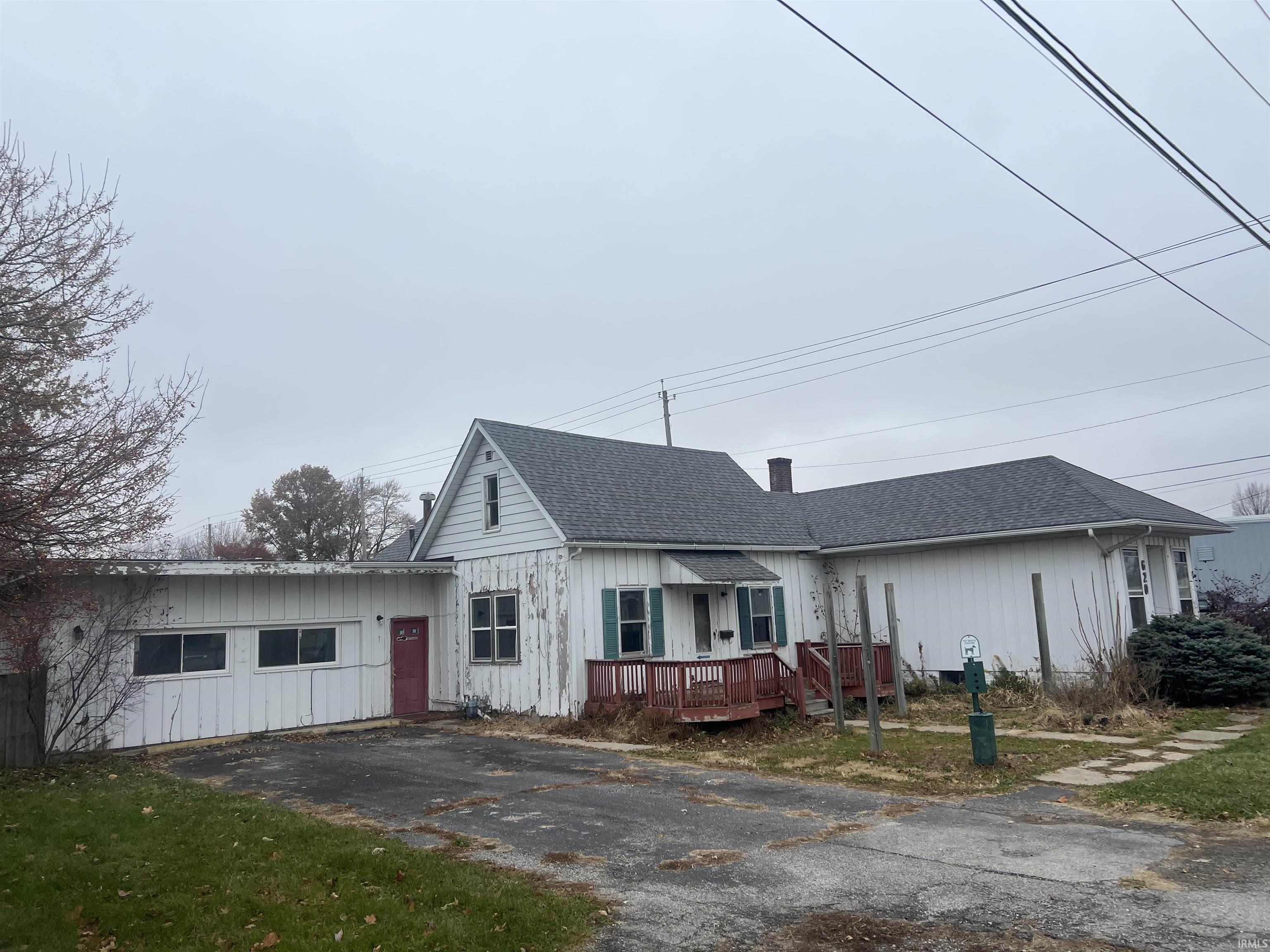 620 North Cullen Street Rensselaer, IN 47978 - Photo 2 of 35