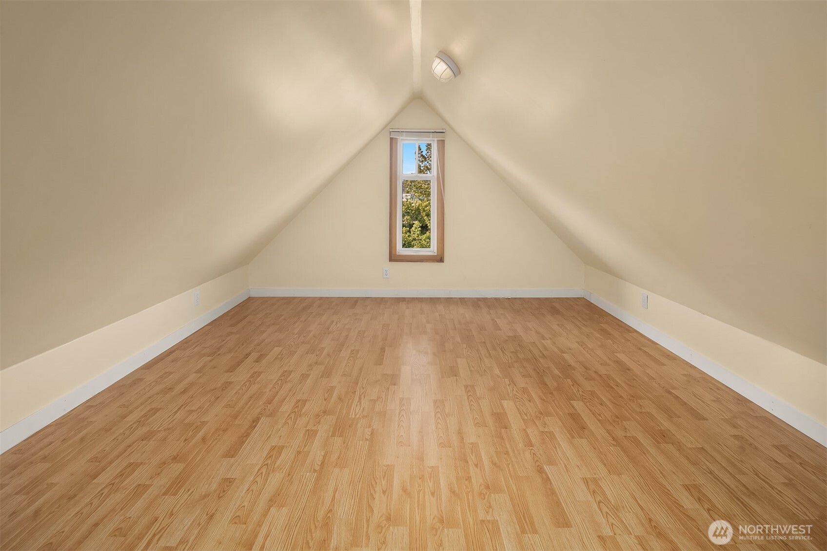 2616 Franklin Avenue East Seattle, WA 98102 - Photo 13 of 35