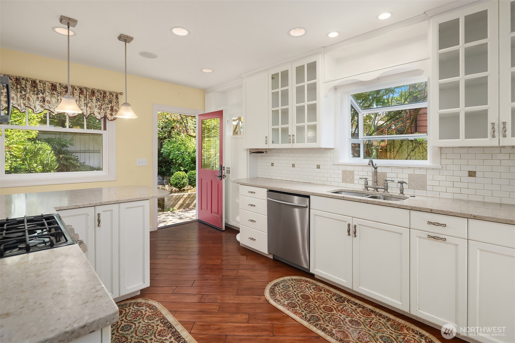 2616 Franklin Avenue East Seattle, WA 98102 - Photo 19 of 35