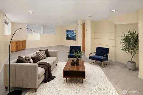 $1,395,000 | 2616 Franklin Avenue East, Seattle, WA 98102