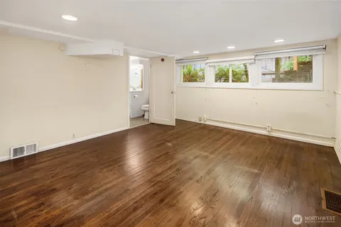 $1,395,000 | 2616 Franklin Avenue East, Seattle, WA 98102