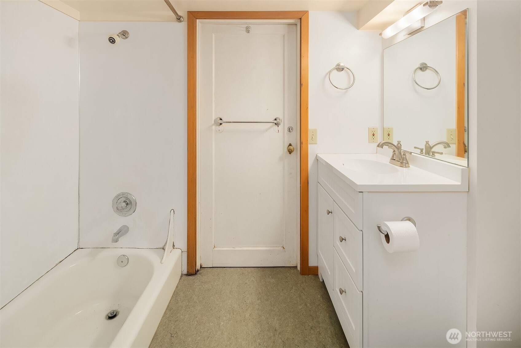 2616 Franklin Avenue East Seattle, WA 98102 - Photo 25 of 35