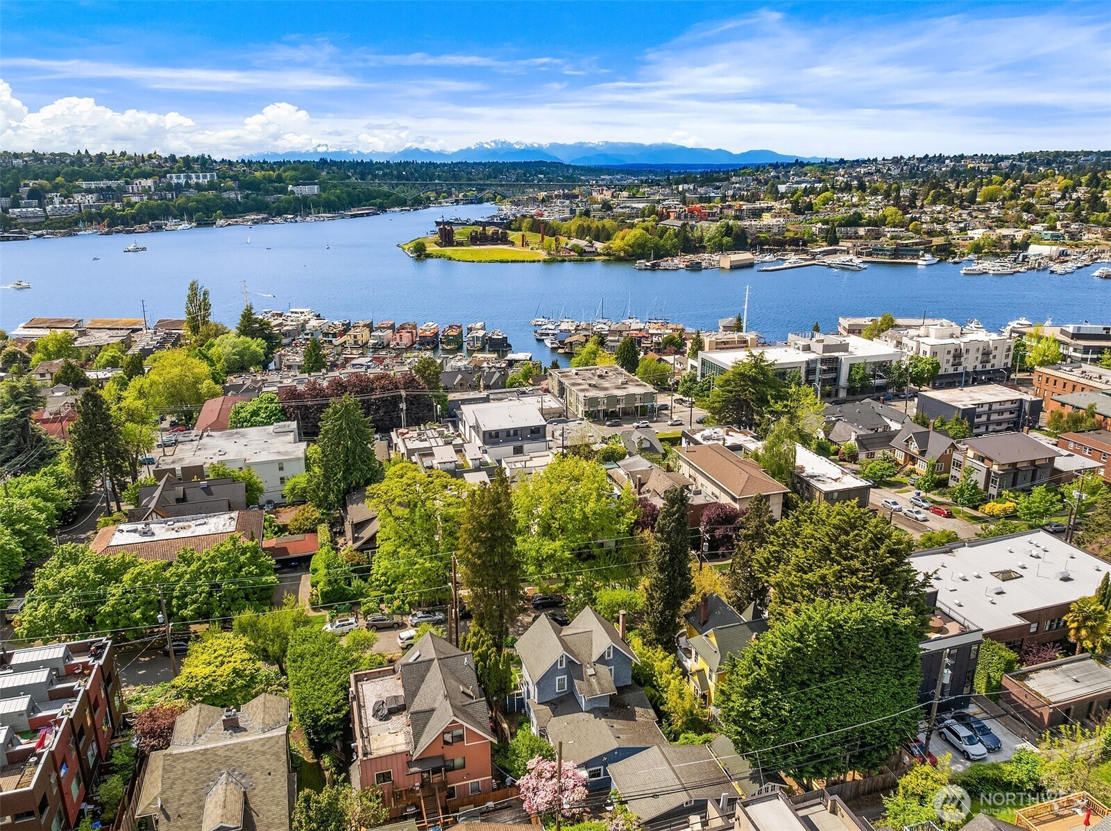 2616 Franklin Avenue East Seattle, WA 98102 - Photo 33 of 35