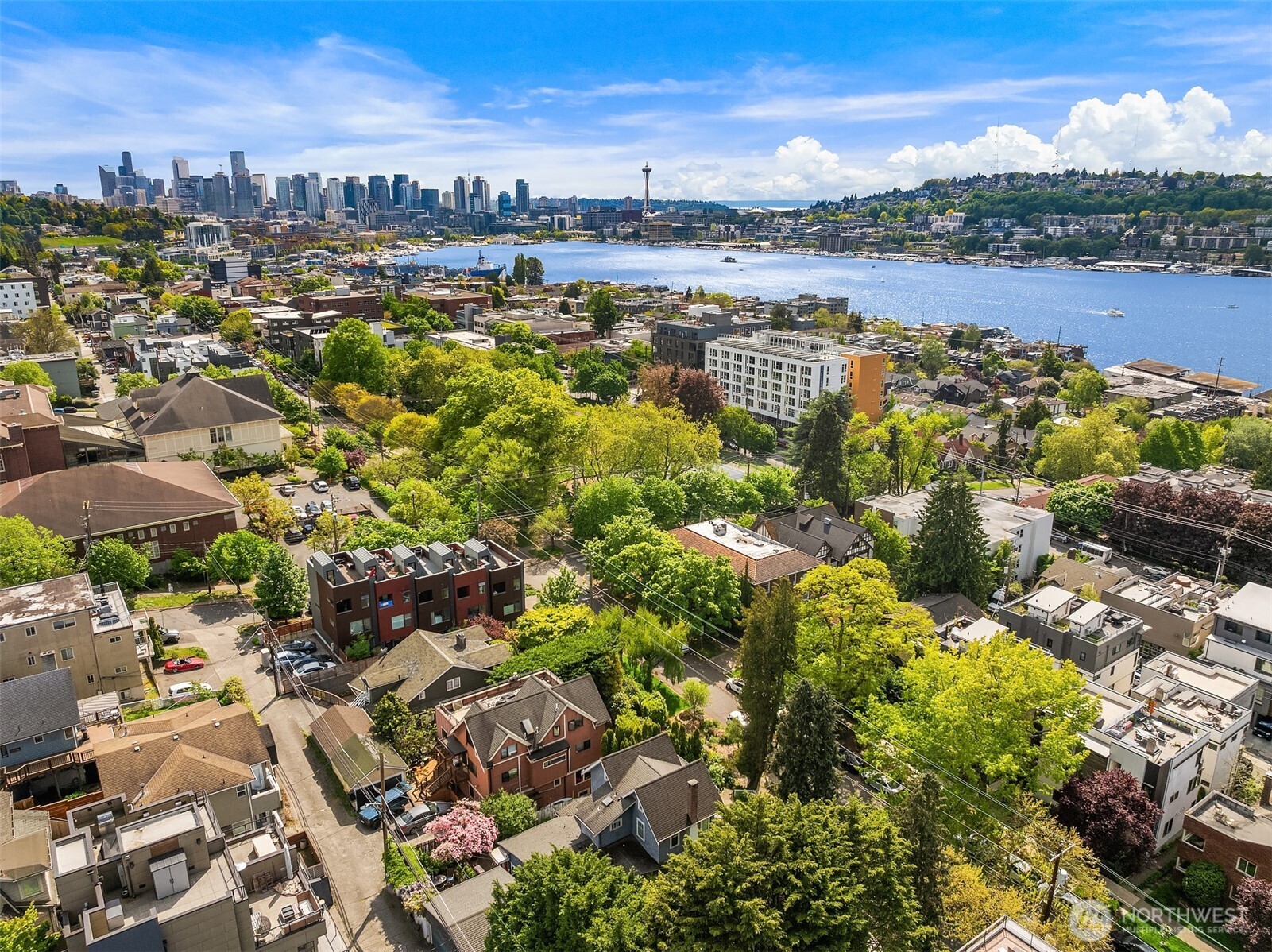 2616 Franklin Avenue East Seattle, WA 98102 - Photo 34 of 35