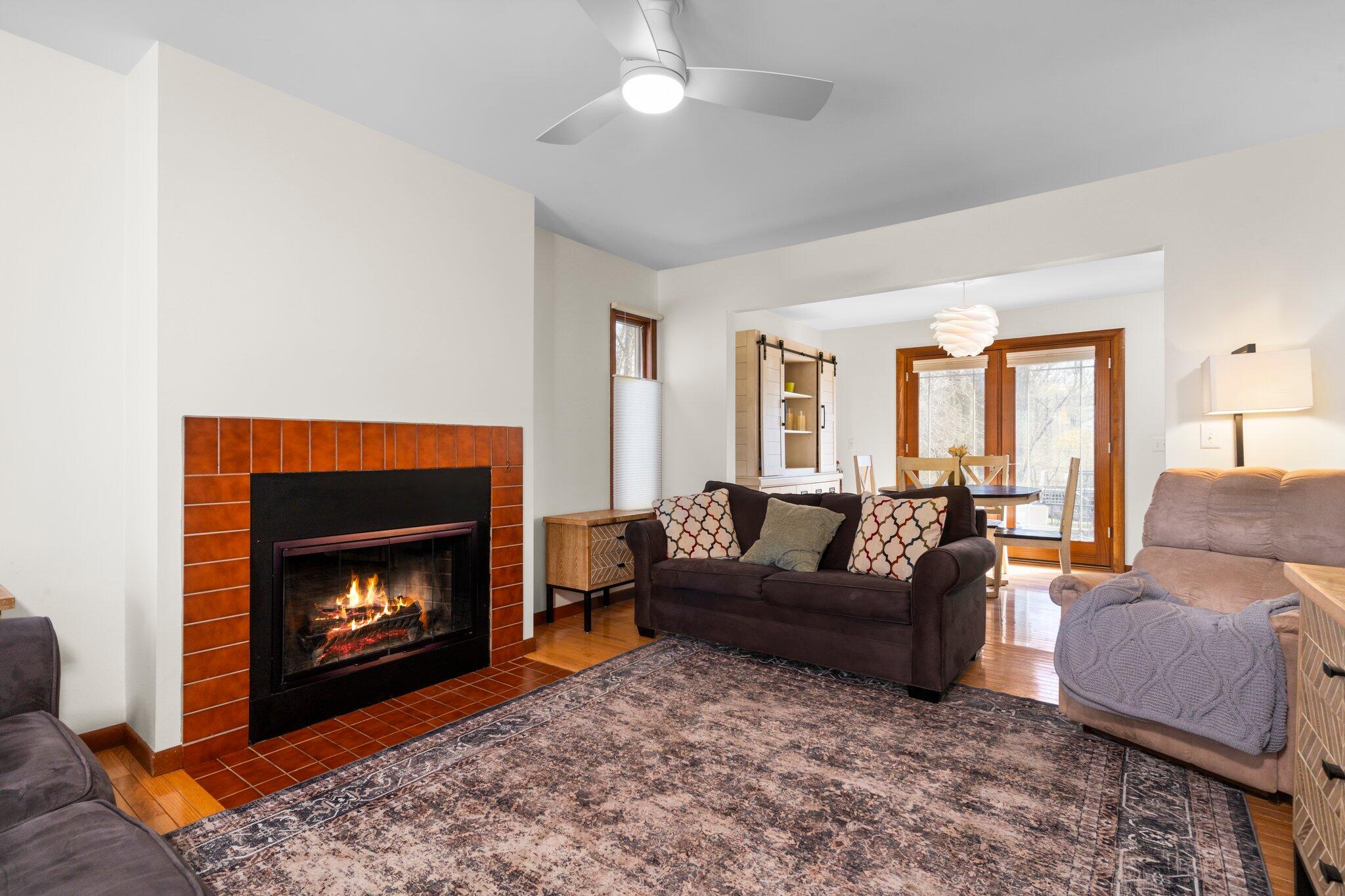1710 Newport Road Ann Arbor, MI 48103 - Photo 5 of 50 Living room