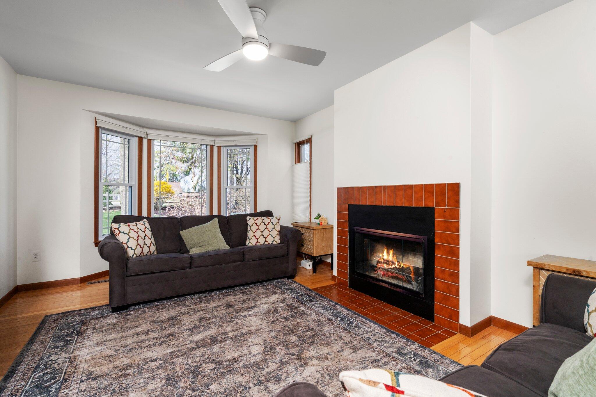 1710 Newport Road Ann Arbor, MI 48103 - Photo 8 of 50 Liv rm 1