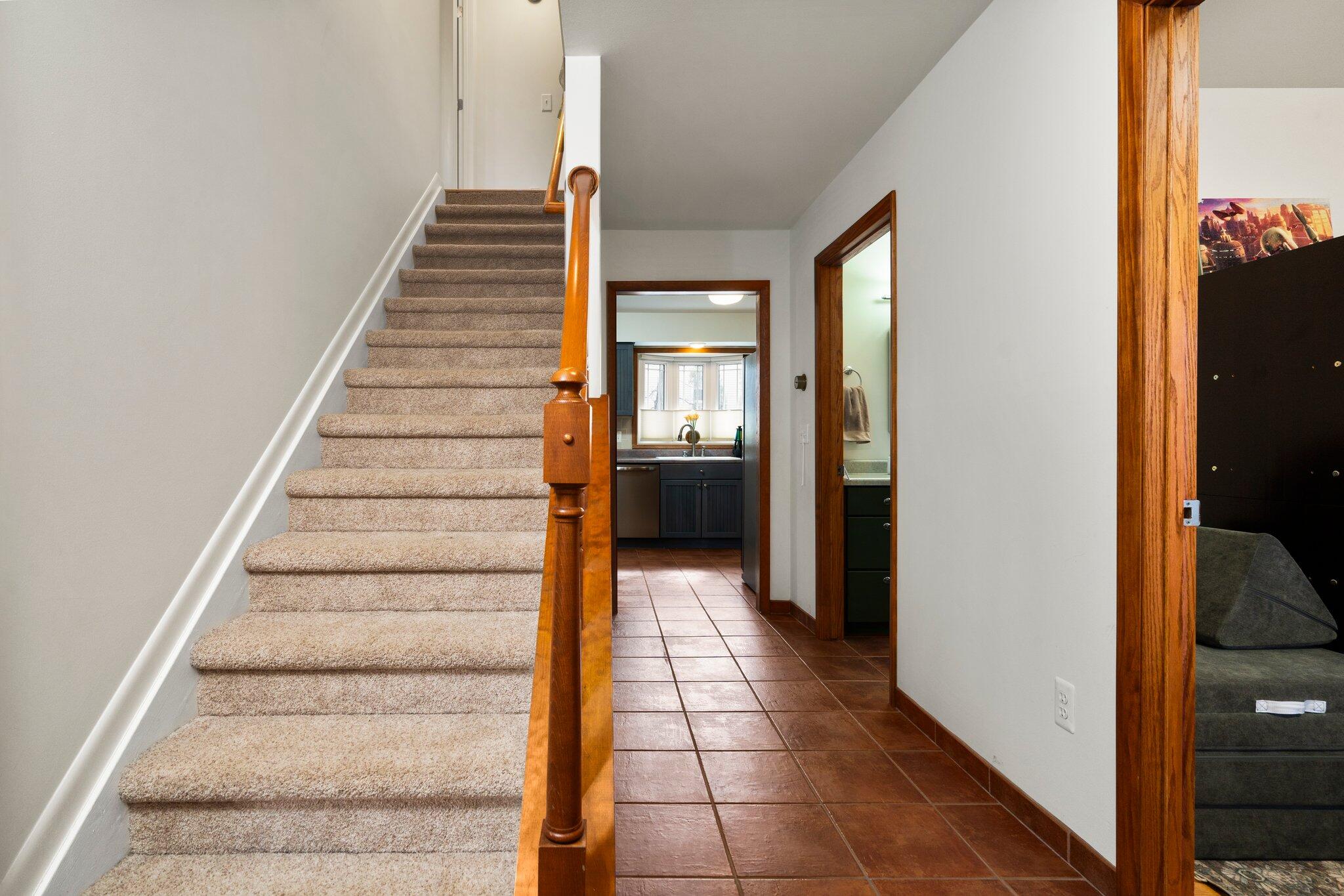 1710 Newport Road Ann Arbor, MI 48103 - Photo 9 of 50 First floor hall
