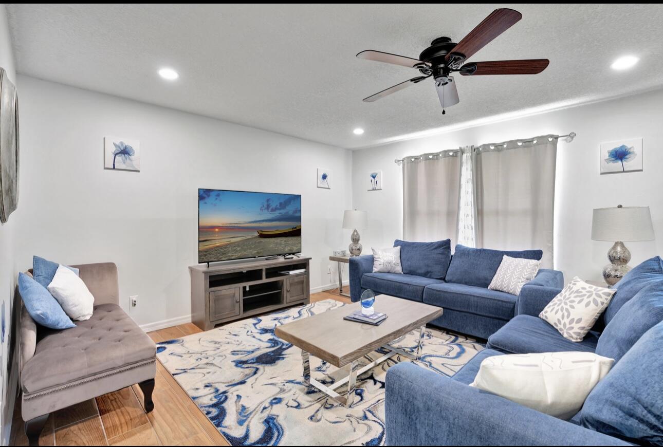 2099 Southeast Madison Street, Unit 34997 Stuart, FL 34997 - Photo 2 of 14 IMG_0625