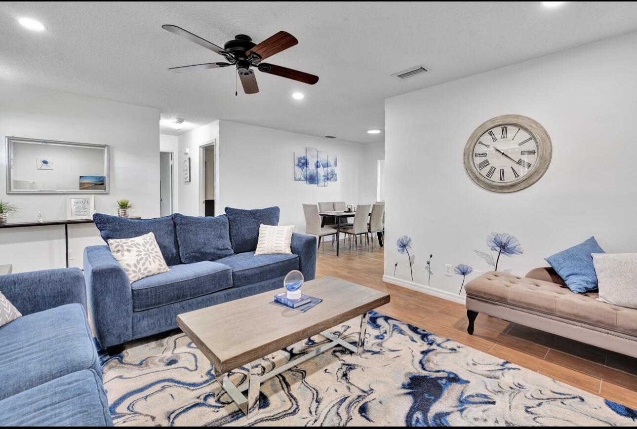 2099 Southeast Madison Street, Unit 34997 Stuart, FL 34997 - Photo 4 of 14 IMG_0627