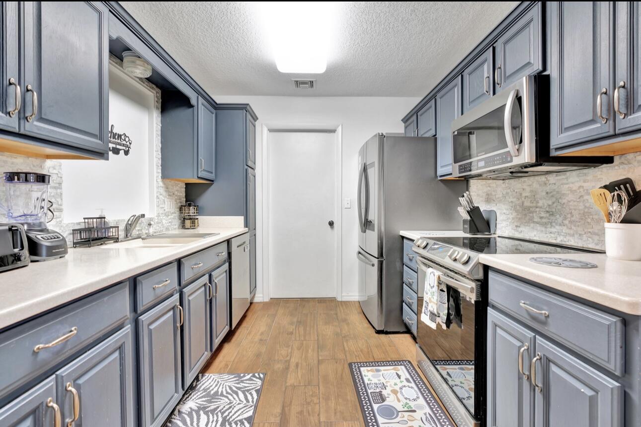 2099 Southeast Madison Street, Unit 34997 Stuart, FL 34997 - Photo 5 of 14 IMG_0628