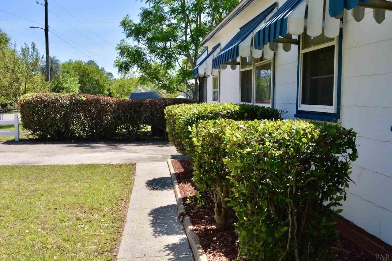 406 Gibbs Road Pensacola, FL 32507 - Photo 3 of 39 Gallery Image 3