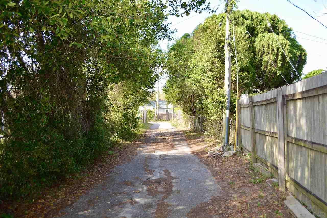 406 Gibbs Road Pensacola, FL 32507 - Photo 35 of 39 Gallery Image 35