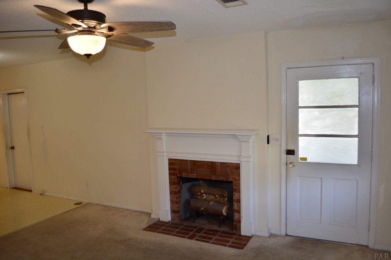 406 Gibbs Road Pensacola, FL 32507 - Photo 4 of 39 Gallery Image 4