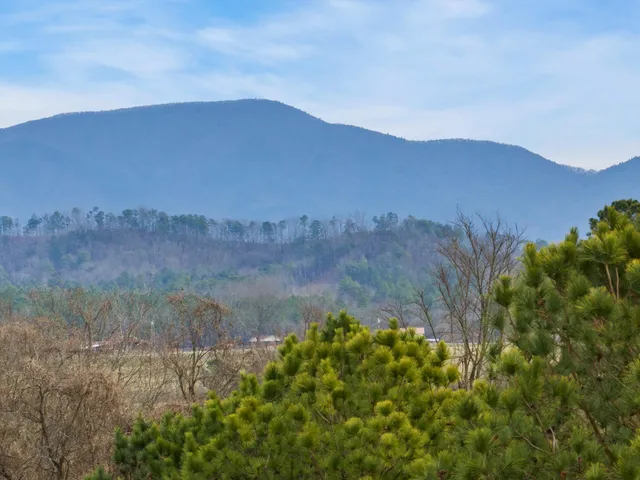 $269,900 | 2097 McEntire Circle, Chatsworth, GA 30705