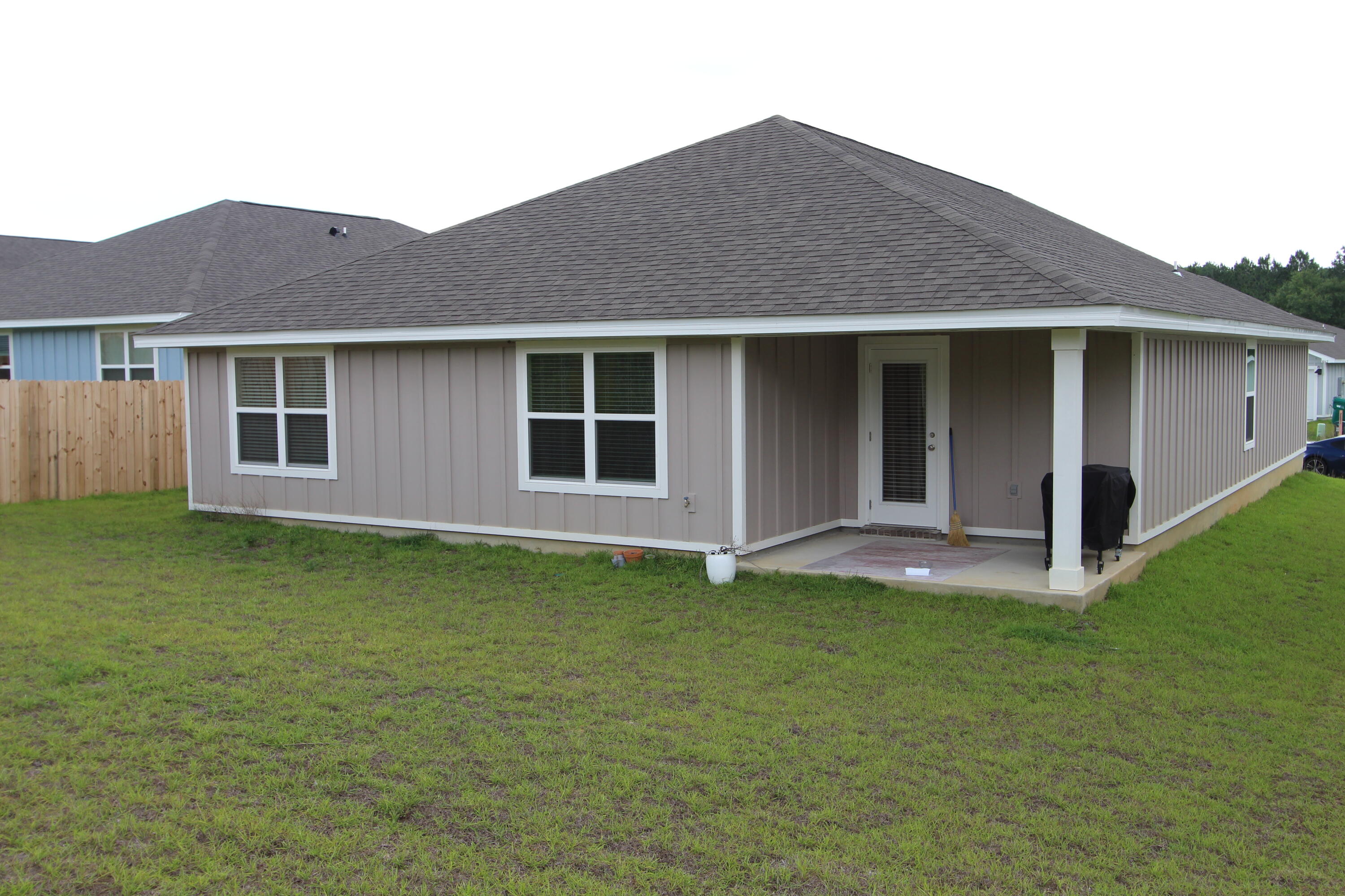 3063 Jane Lane Crestview, FL 32539 - Photo 29 of 30 a house that has a big yard