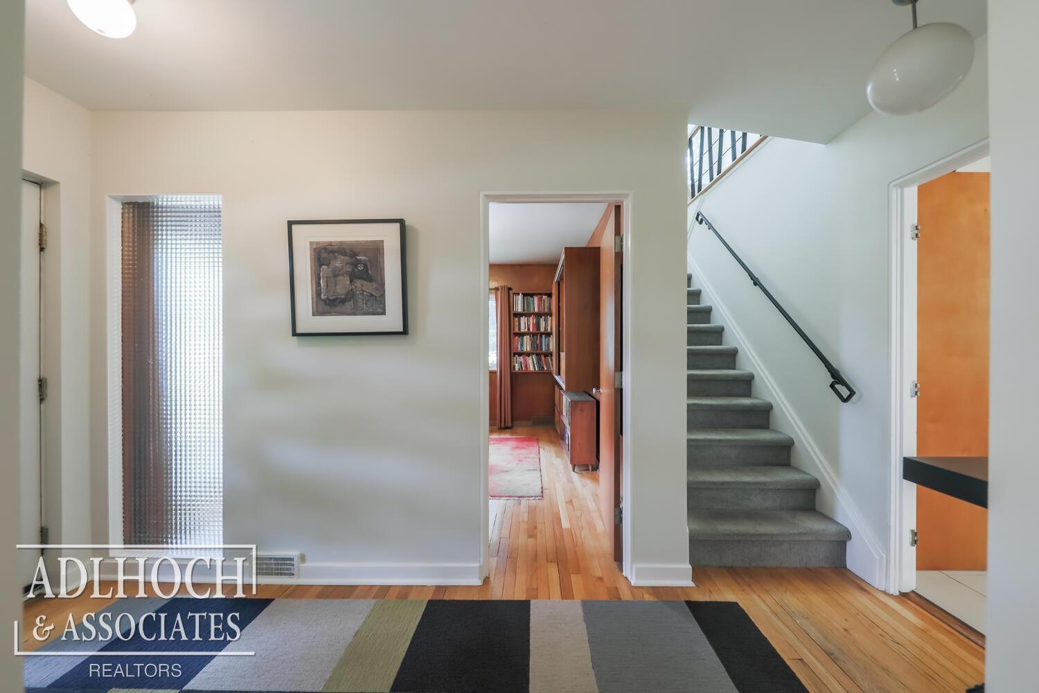 681 Roslyn Road Grosse Pointe Woods, MI 48236 - Photo 17 of 32