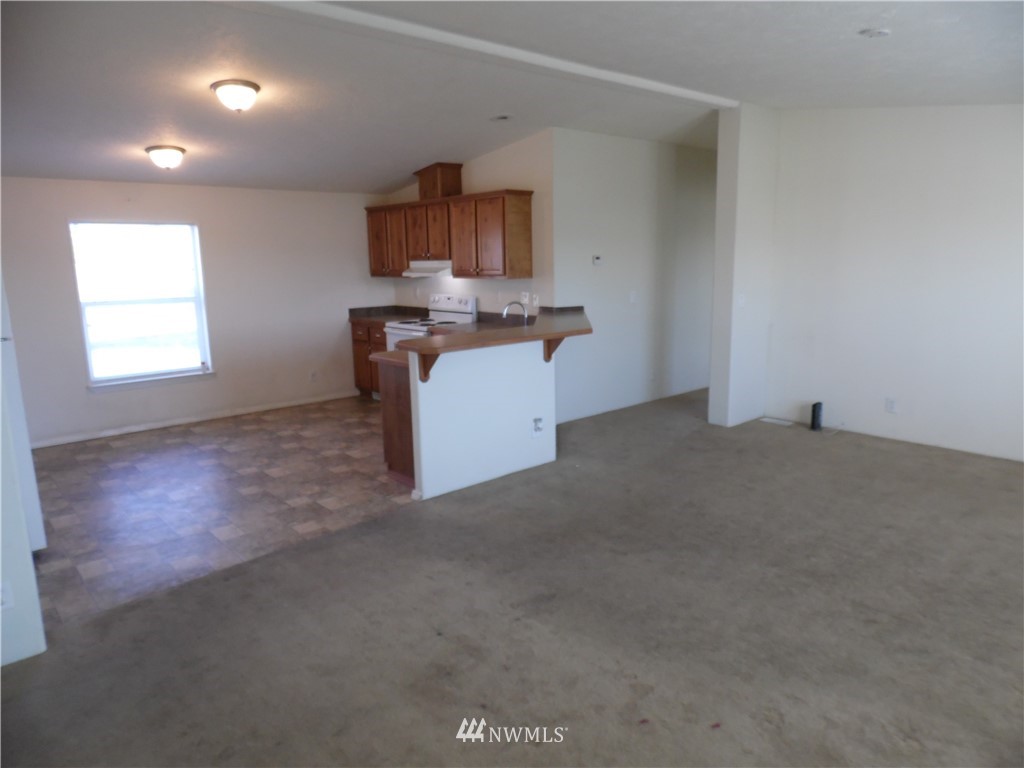 653 Kaylee Road Othello, WA 99344 - Photo 3 of 21