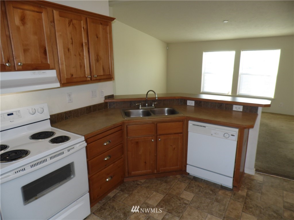 653 Kaylee Road Othello, WA 99344 - Photo 4 of 21