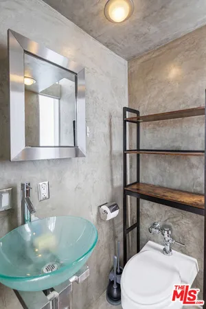 $4,750 | 24 Westminster Avenue, Unit 2, Venice, CA 90291