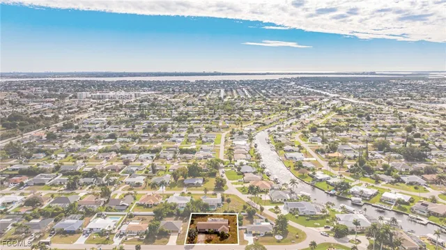 $335,000 | 208 Southeast 43rd Terrace, Cape Coral, FL 33904