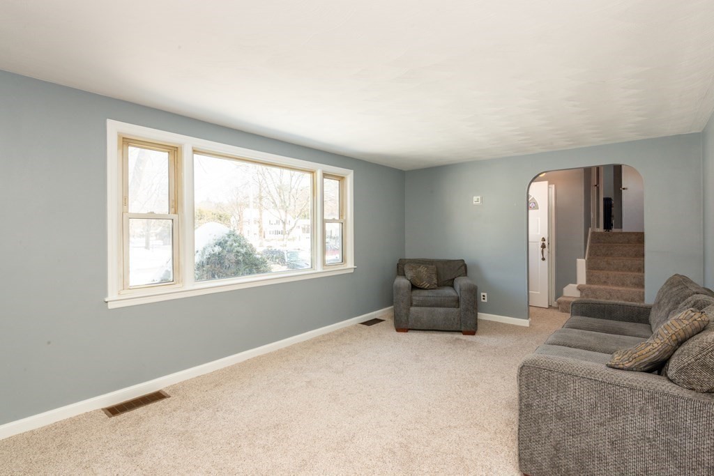 6 Trickett Road Lynnfield, MA 01940 - Photo 8 of 41 Gallery Image 8