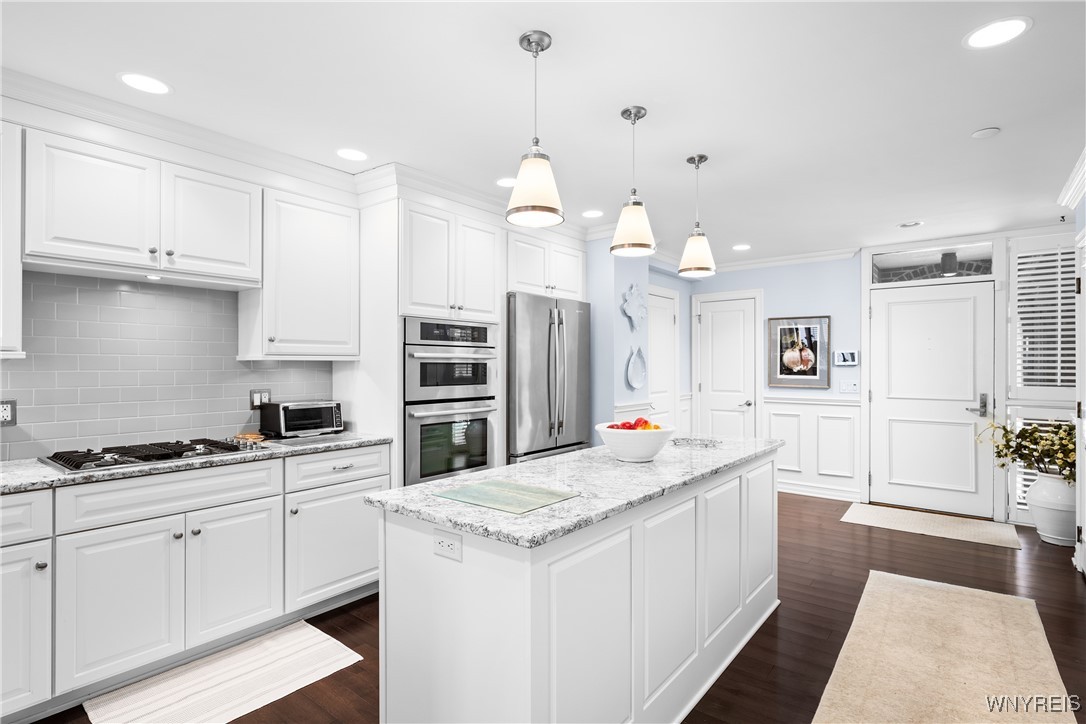 220 Rivermist Drive Buffalo, NY 14202 - Photo 5 of 44