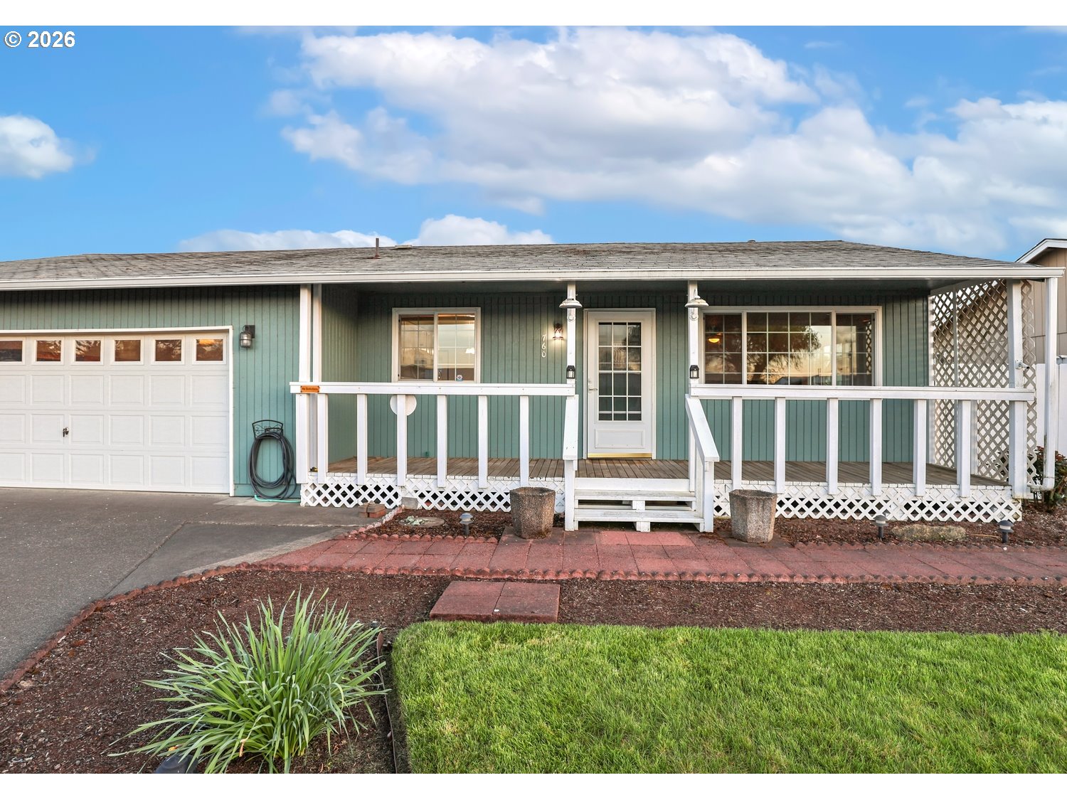 760 Gaileen Way Harrisburg, OR 97446 - Photo 2 of 28