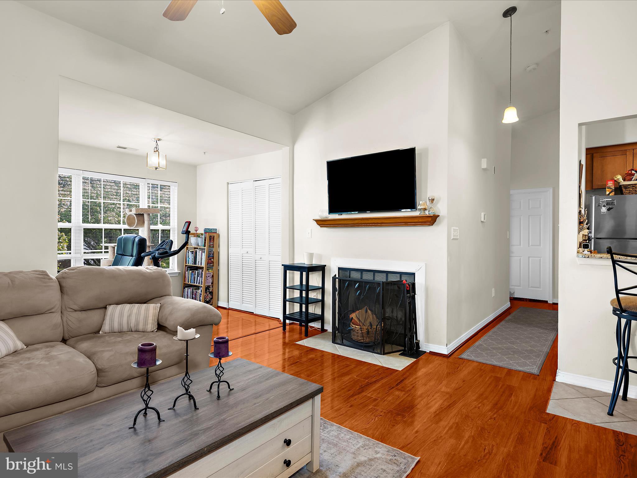 600 Moonglow Road, Unit 302 Odenton, MD 21113 - Photo 7 of 27 Livingroom