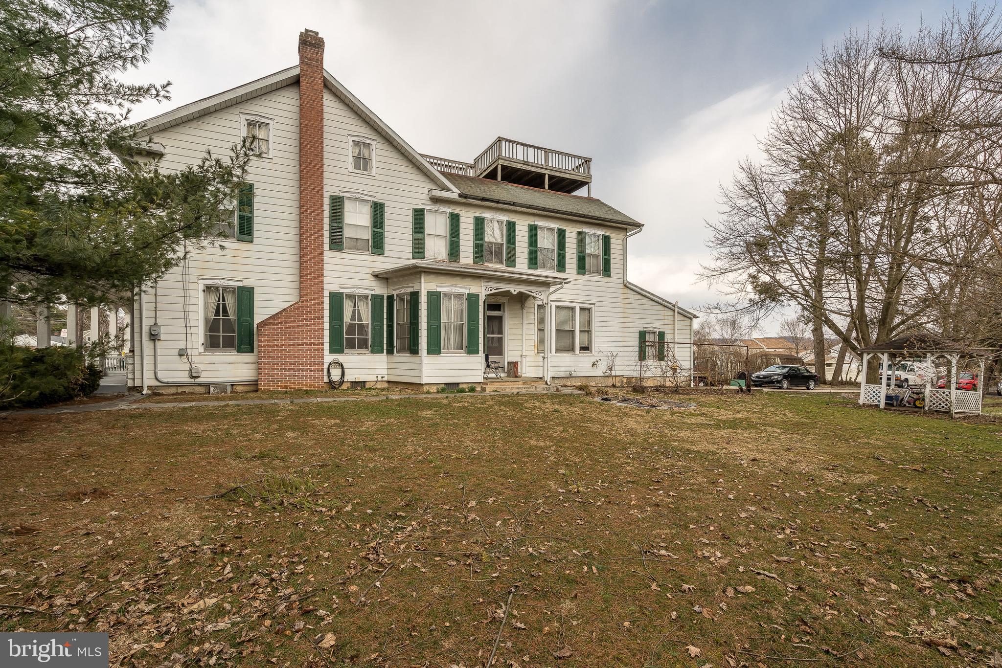 315 North Broad Street Lititz, PA 17543 - Photo 5 of 26 Great yard! Rare in the borough