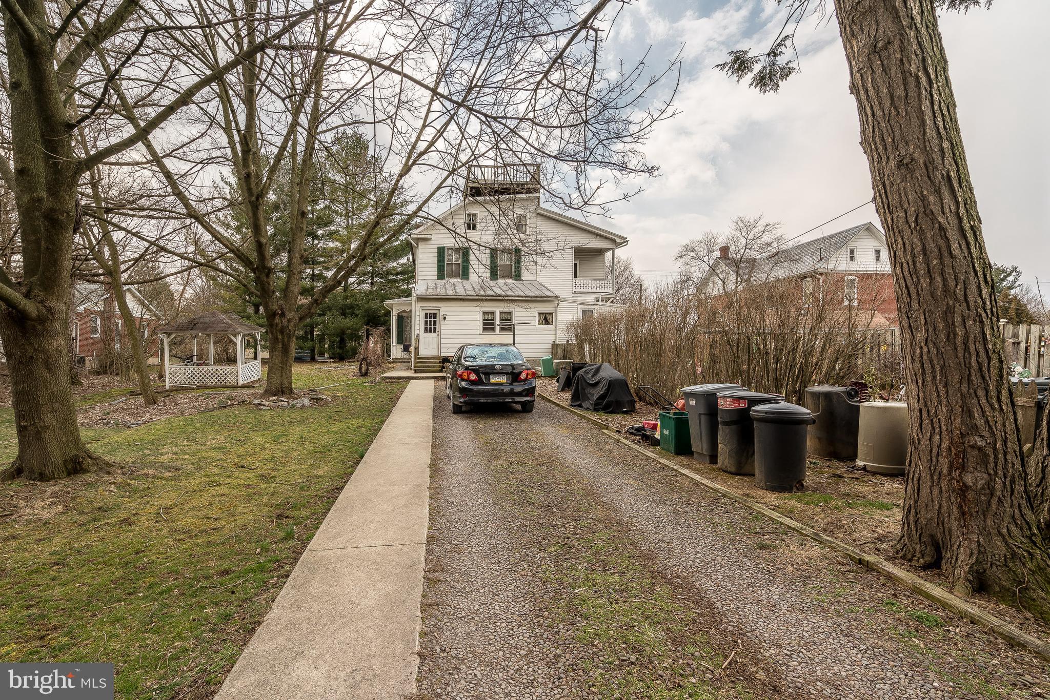 315 North Broad Street Lititz, PA 17543 - Photo 7 of 26 Plenty of room for off street parking