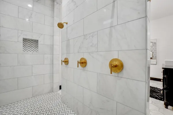 $995,000 | 371 South Ring Road, Waxahachie, TX 75165