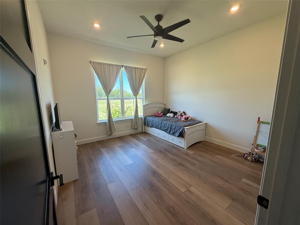 2798 Mockingbird Lane Moody, TX 76557 - Photo 7 of 35 a living room with furniture and a window