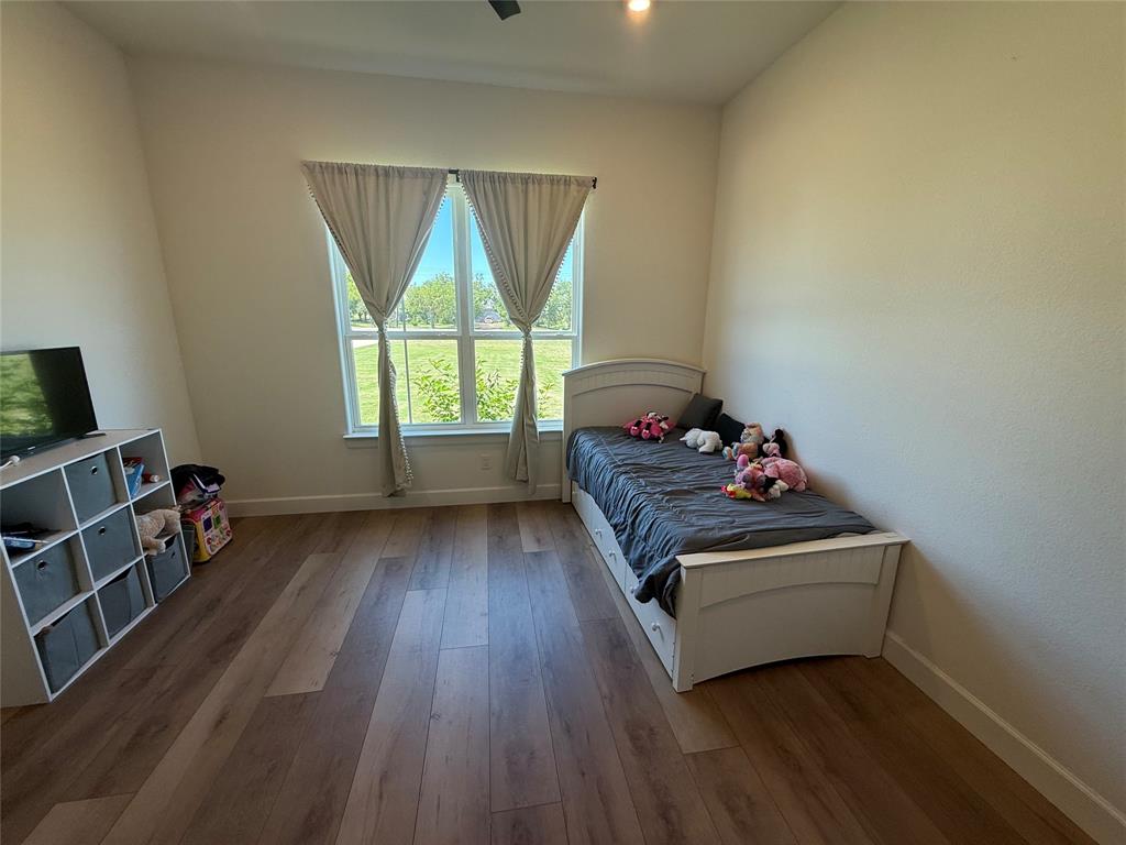 2798 Mockingbird Lane Moody, TX 76557 - Photo 9 of 35 a room with furniture and a window