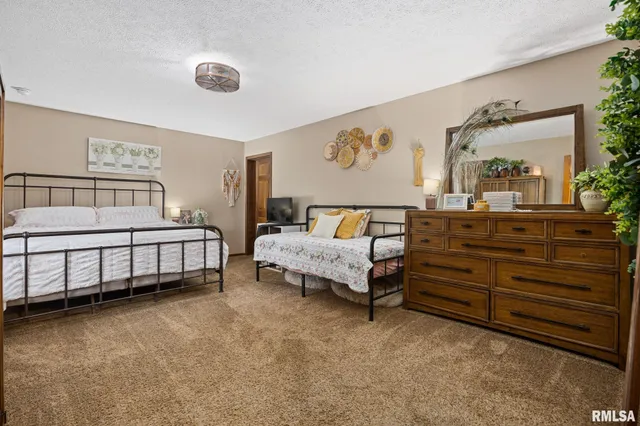 $495,000 | 23544 East Stanley Lane, Canton, IL 61520