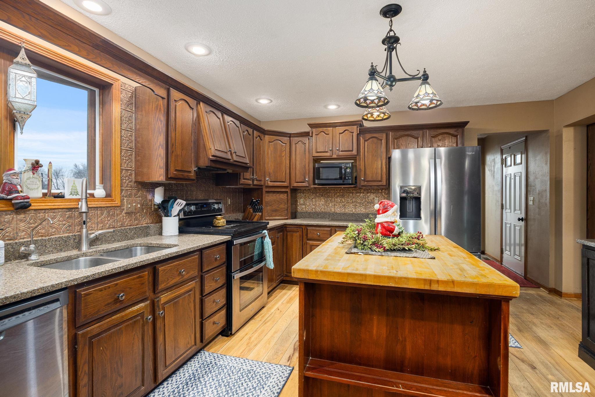23544 East Stanley Lane Canton, IL 61520 - Photo 8 of 66