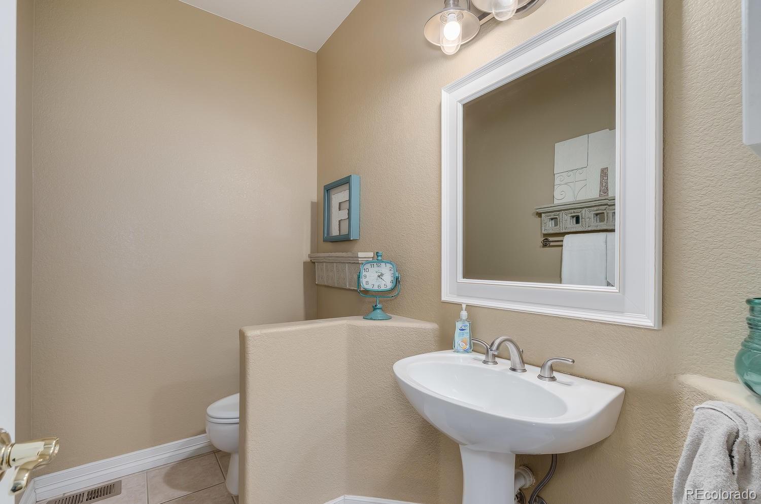 10168 Mockingbird Lane Highlands Ranch, CO 80129 - Photo 19 of 35 Gallery Image 19