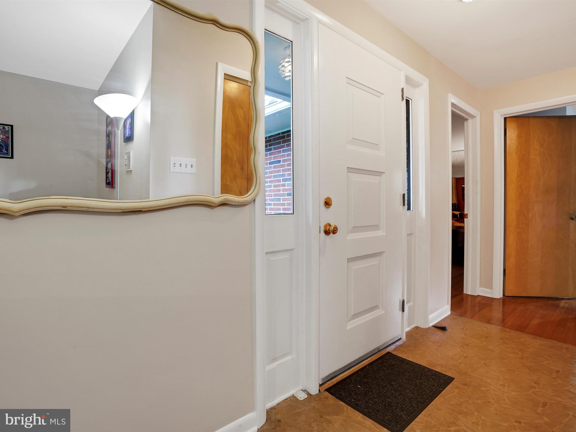290 North Penryn Road Manheim, PA 17545 - Photo 5 of 26 Entryway