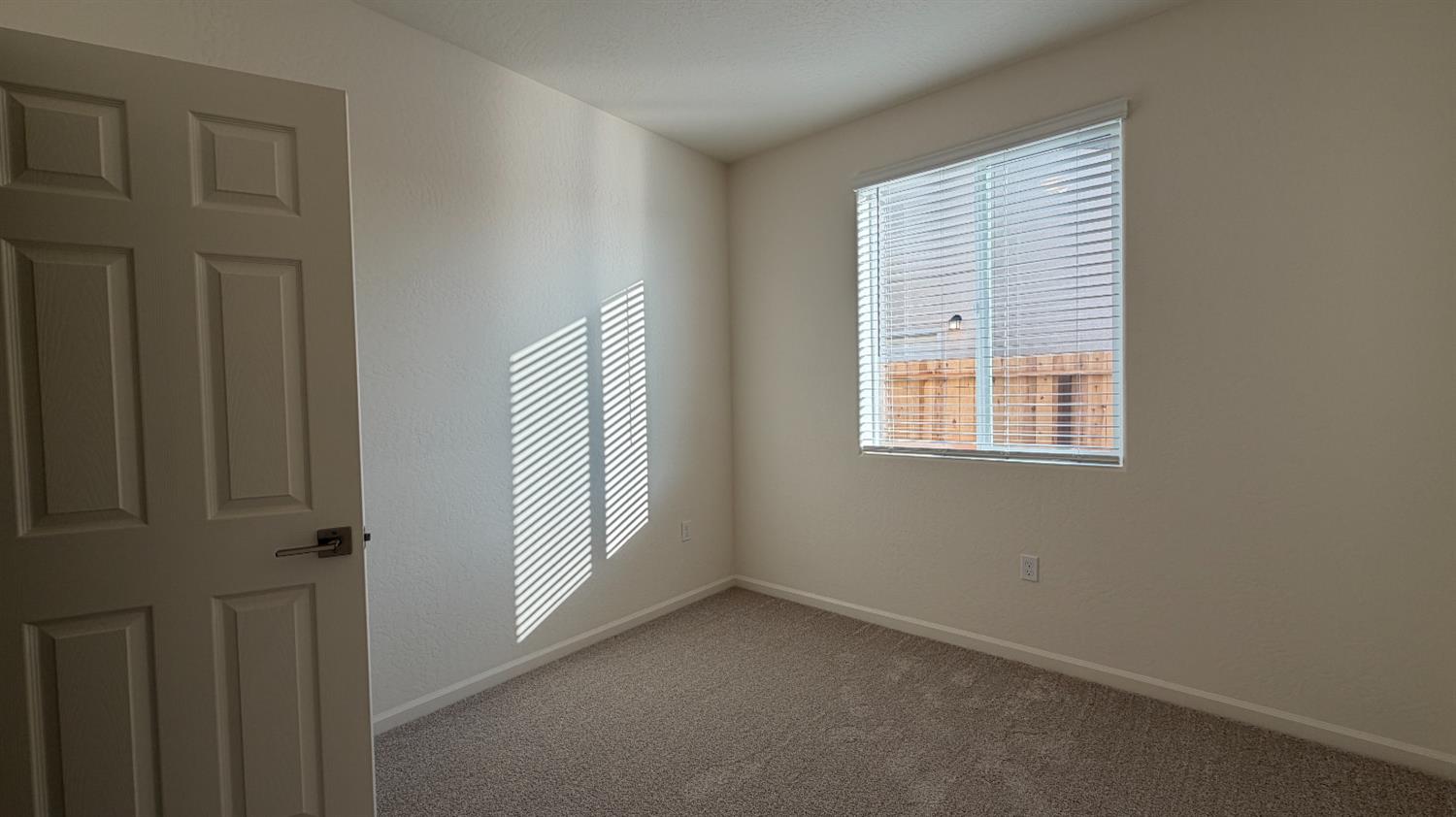 2153 North Renn Avenue Clovis, CA 93619 - Photo 13 of 32