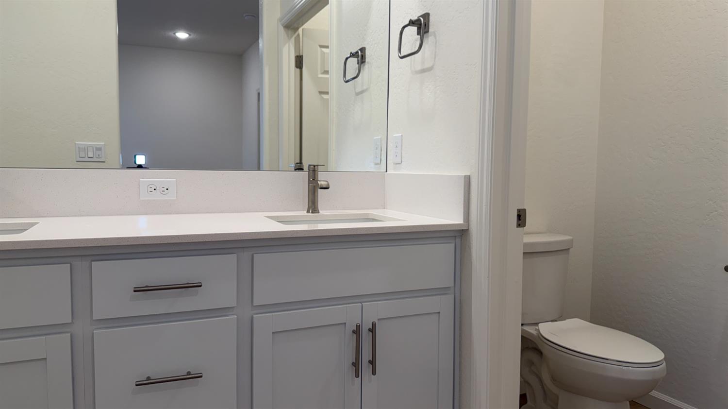 2153 North Renn Avenue Clovis, CA 93619 - Photo 25 of 32