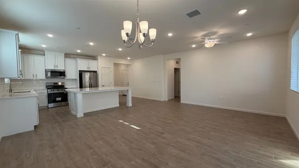 $2,795 | 2153 North Renn Avenue, Clovis, CA 93619