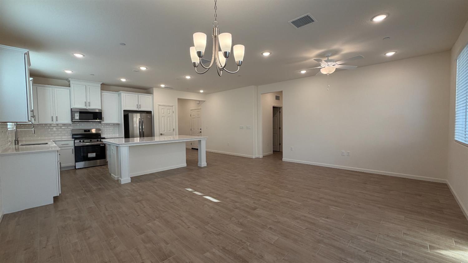 2153 North Renn Avenue Clovis, CA 93619 - Photo 8 of 32