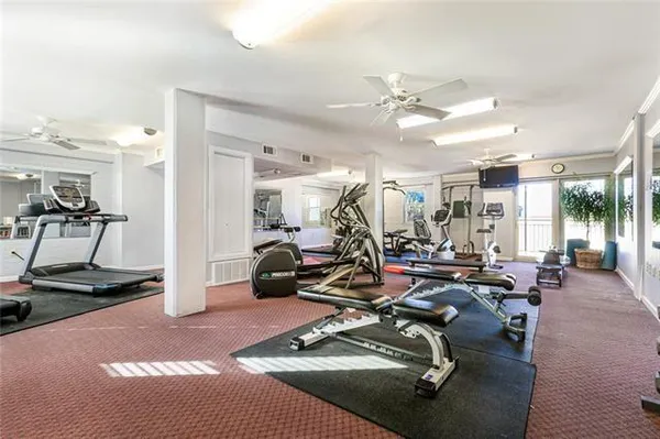 $2,600 | 3915 St Charles Avenue, Unit 503, New Orleans, LA 70115