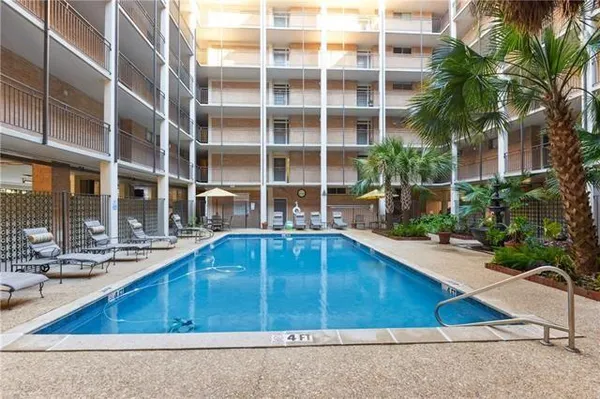 $2,600 | 3915 St Charles Avenue, Unit 503, New Orleans, LA 70115