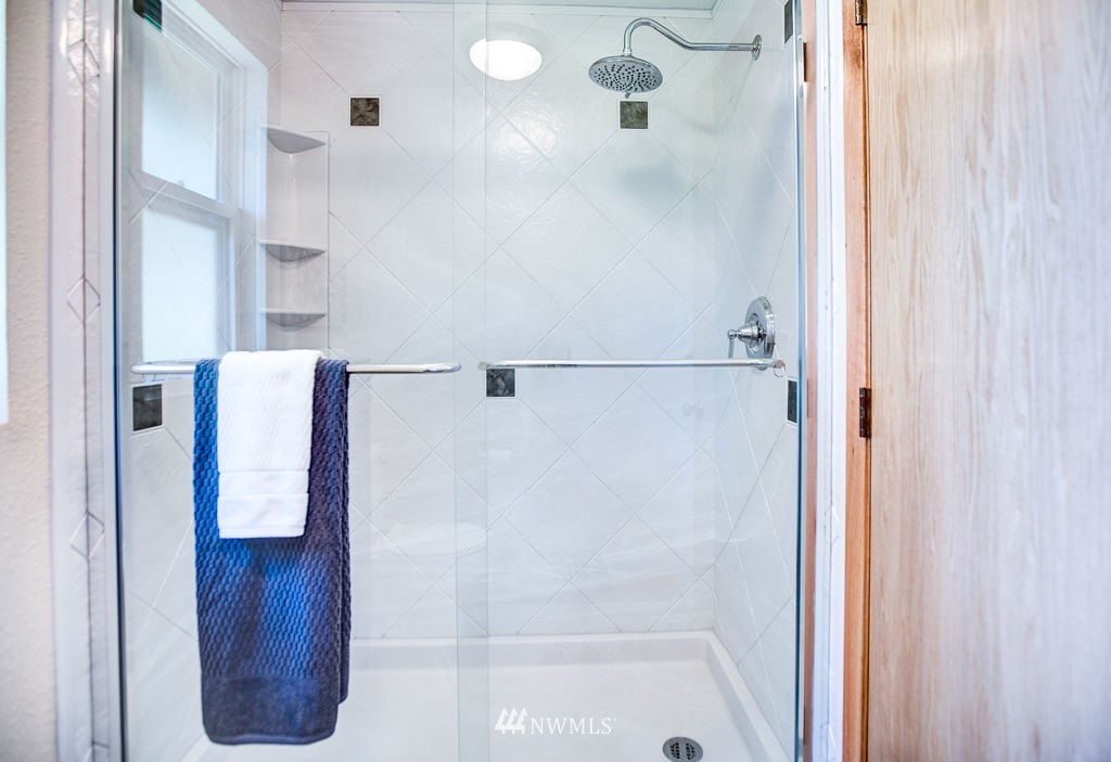 415 201st Street Southeast Bothell, WA 98012 - Photo 23 of 40