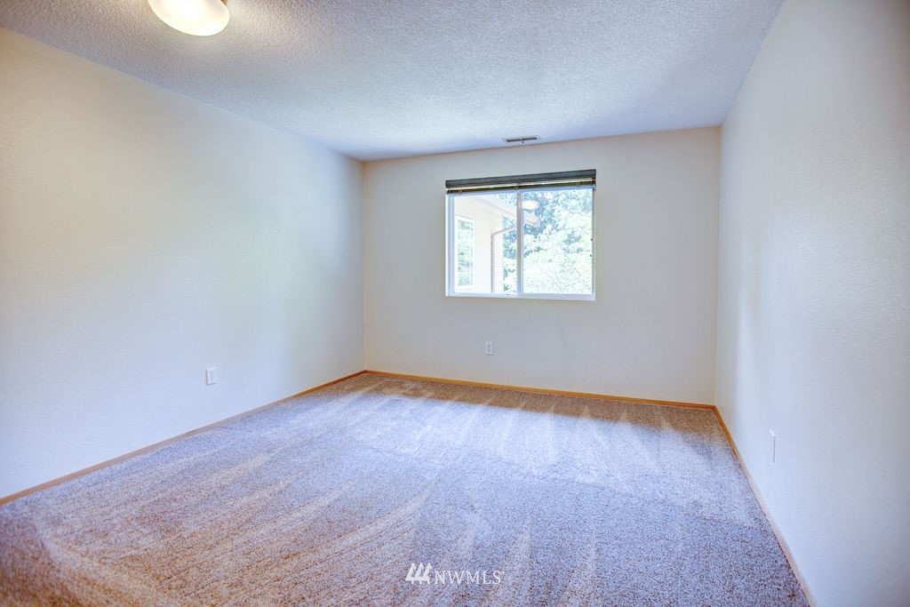 415 201st Street Southeast Bothell, WA 98012 - Photo 27 of 40